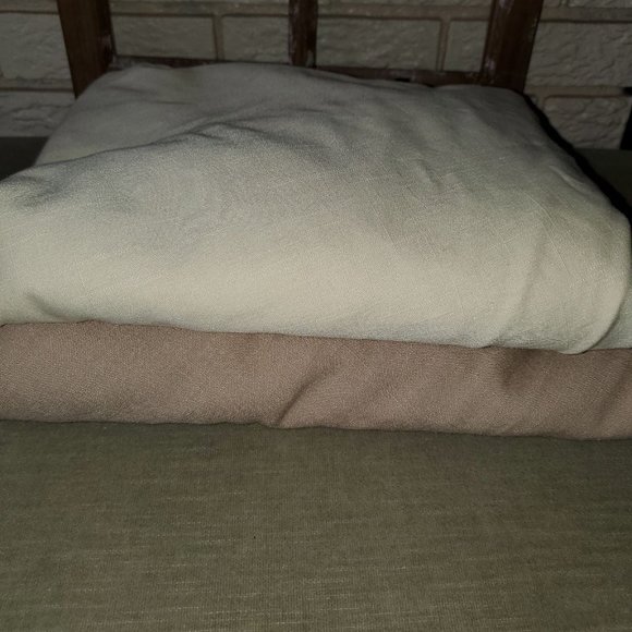 Vintage Linen Look Slub 85" Round Tablecloths x2 - Picture 1 of 7